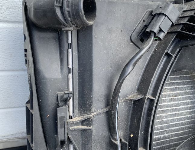 BMW 3 Series E90/E91/E92/E93 (2004-2013) Dzesēšanas sistēma 6937515 30372348