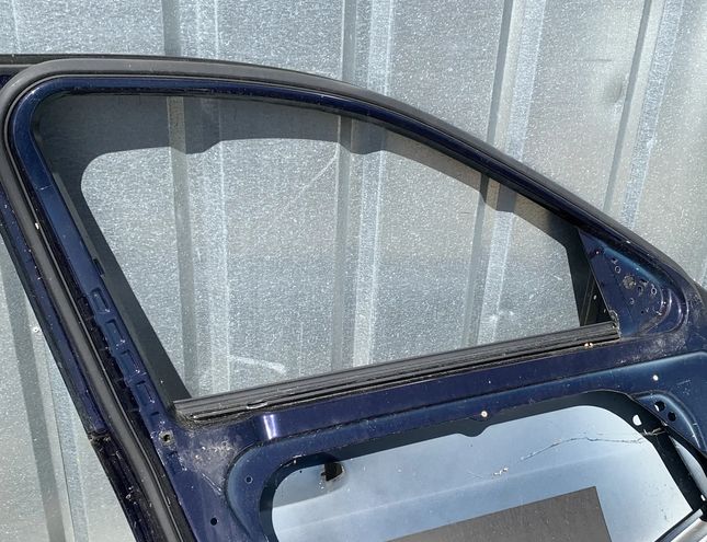 MERCEDES-BENZ C-Class W204/S204/C204 (2004-2015) Front Left Door a2047220110 30405087