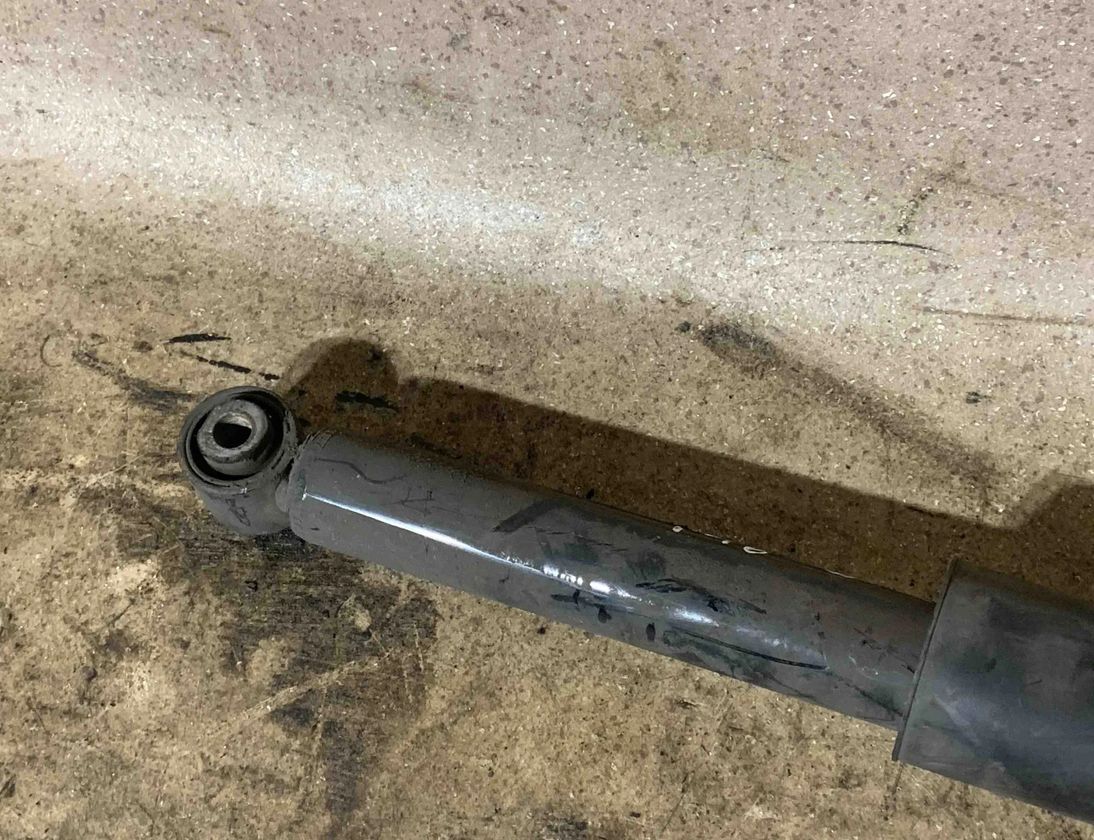 BMW 2 Series Grand Tourer F46 (2018-2023) Задний левый амортизатор 6887330 32550847