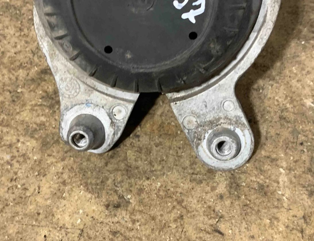 MERCEDES-BENZ E-Class W213/S213/C238/A238 (2016-2024) Priekšējais motora stiprinājums A2132400600 32656963