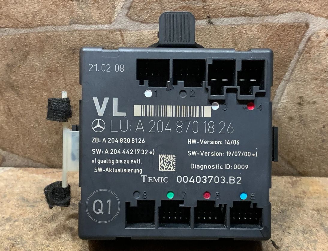 MERCEDES-BENZ C-Class W204/S204/C204 (2004-2015) Блок управления дверей передние левые A2048701826 32780022