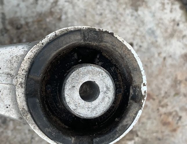 MERCEDES-BENZ C-Class W205/S205/C205 (2014-2023) Priekšējā labā augšējā vadības svira/ričags 205 32961857