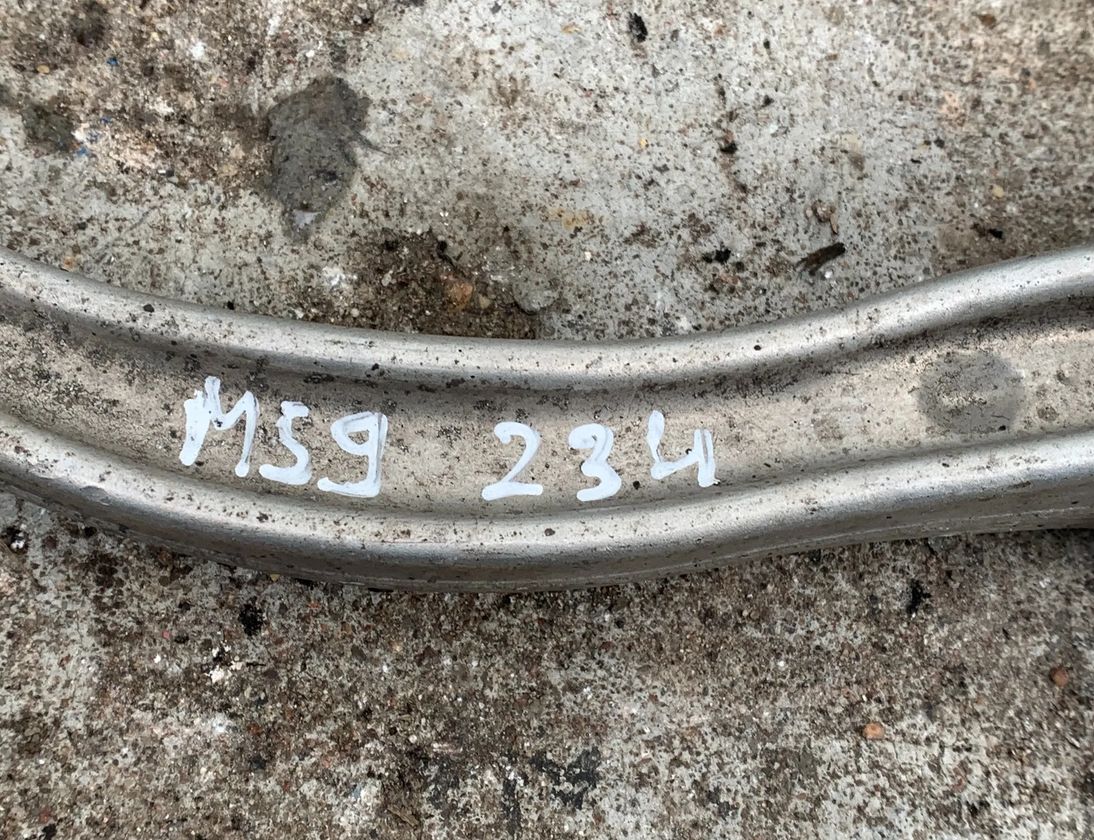 MERCEDES-BENZ C-Class W205/S205/C205 (2014-2023) Priekšējā labā augšējā vadības svira/ričags 205 32961857