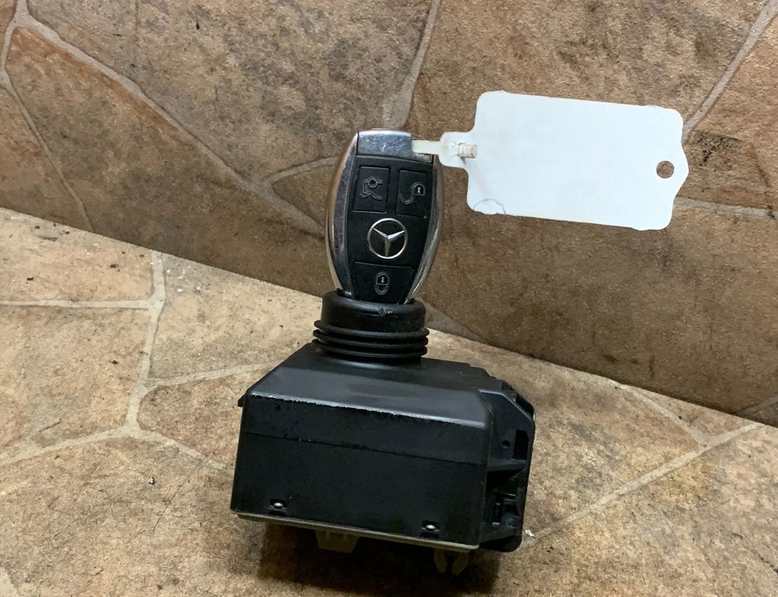 MERCEDES-BENZ CLS-Class C218/X218 (2011-2017) Ignition Lock A2189054701 33000880