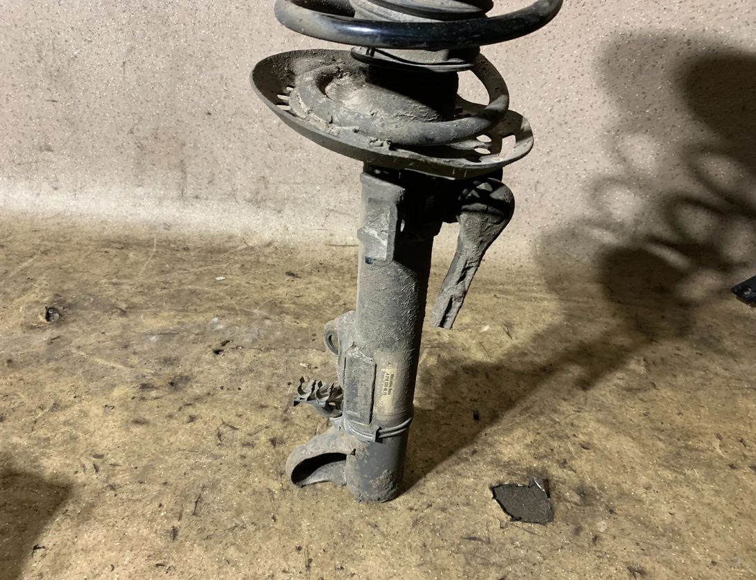 MERCEDES-BENZ CLS-Class C218/X218 (2011-2017) Front Right Shock Absorber A2183204613 33024786