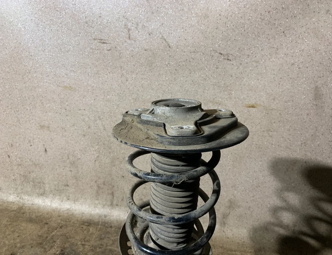 MERCEDES-BENZ CLS-Class C218/X218 (2011-2017) Front Right Shock Absorber A2183204613 33024786