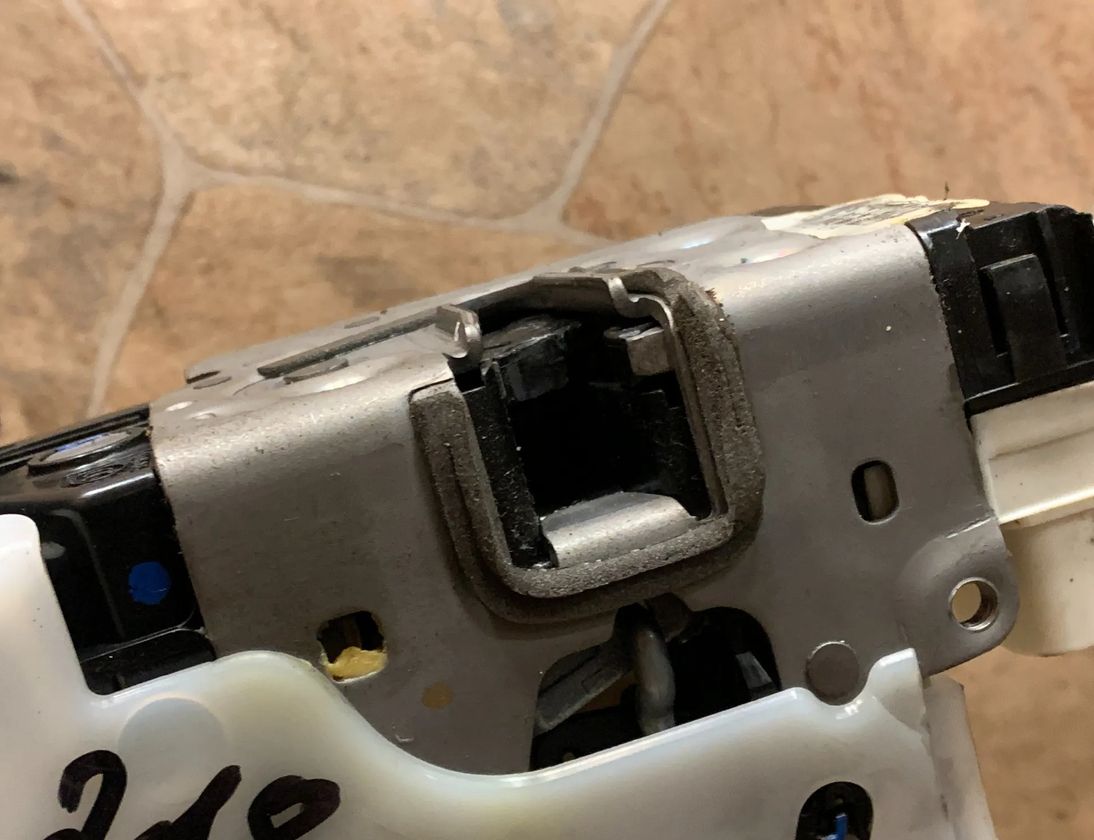 MERCEDES-BENZ CLS-Class C218/X218 (2011-2017) Front Left Door Lock A0997200735 33032776