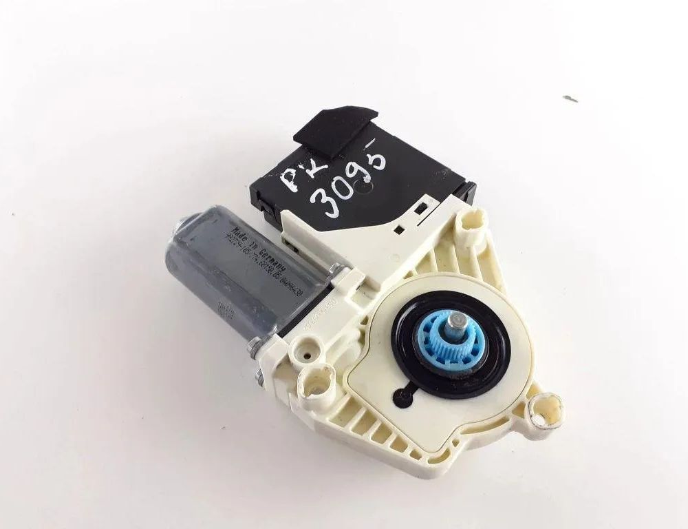 VOLKSWAGEN Passat B7 (2010-2015) Маторчик стеклоподъемника передней левой двери 1K0959701H,1K0959793L 31907340