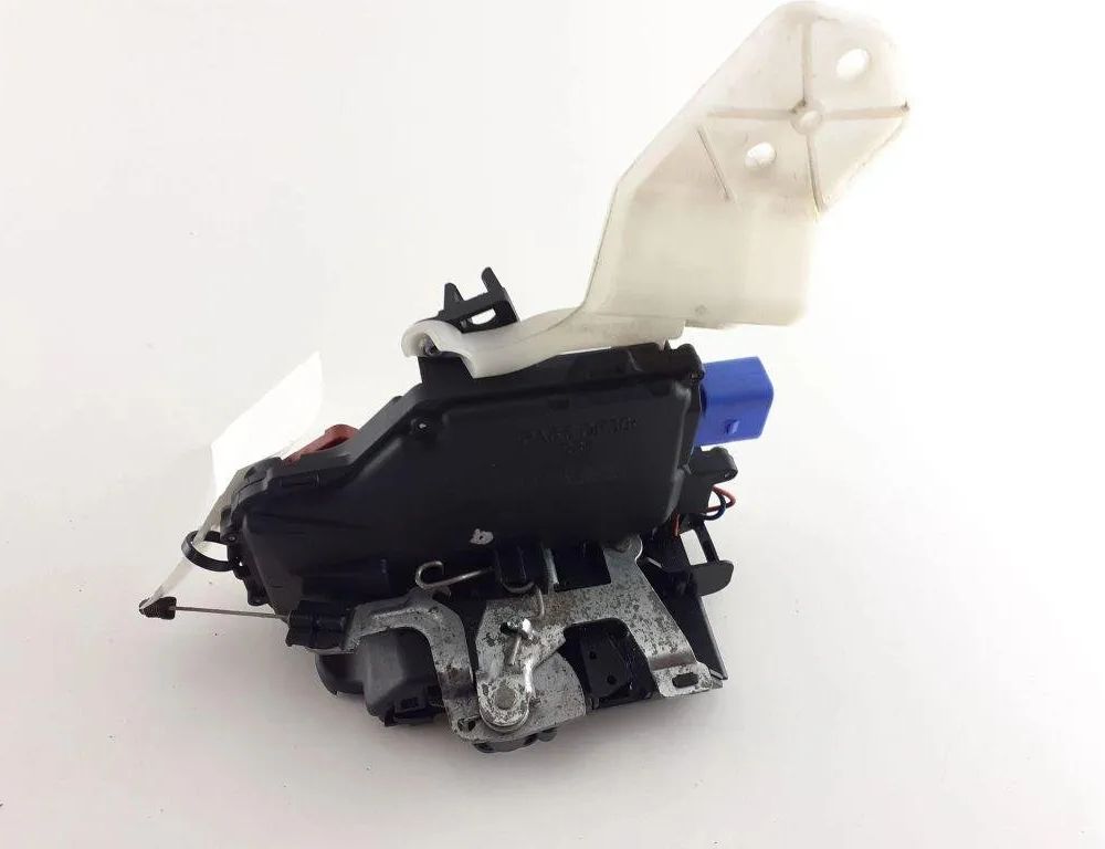 VOLKSWAGEN Golf 8 generation (2019-2023) Aizmugurējā labā durvju slēdzene 7L0839016D 31909298