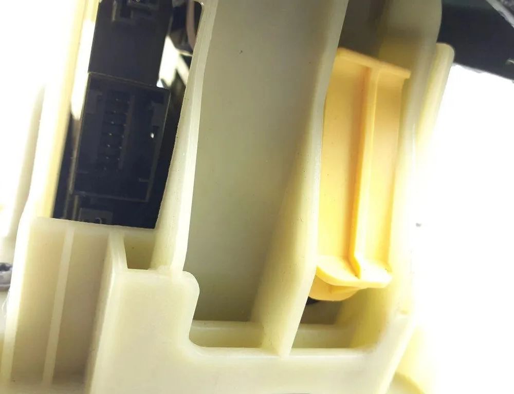 MERCEDES-BENZ E-Class W211/S211 (2002-2009) Кулиса A2042677724 31910100