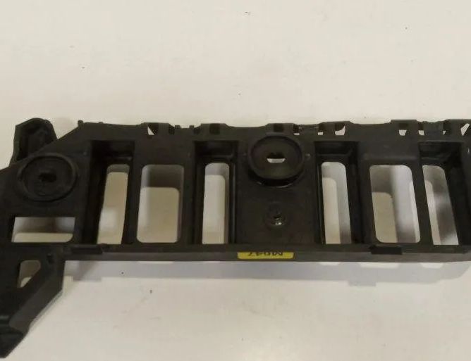 VOLKSWAGEN Touran 1 generation (2003-2015) Priekšējā labā bufera stiprinājums 1T0807184A,M647 31910275