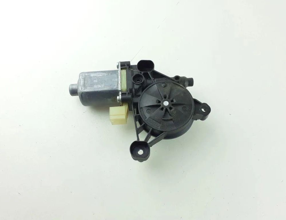 VOLKSWAGEN Golf 8 generation (2019-2023) Маторчик стеклоподъемника передней левой двери KL8798,0130822717 31910601