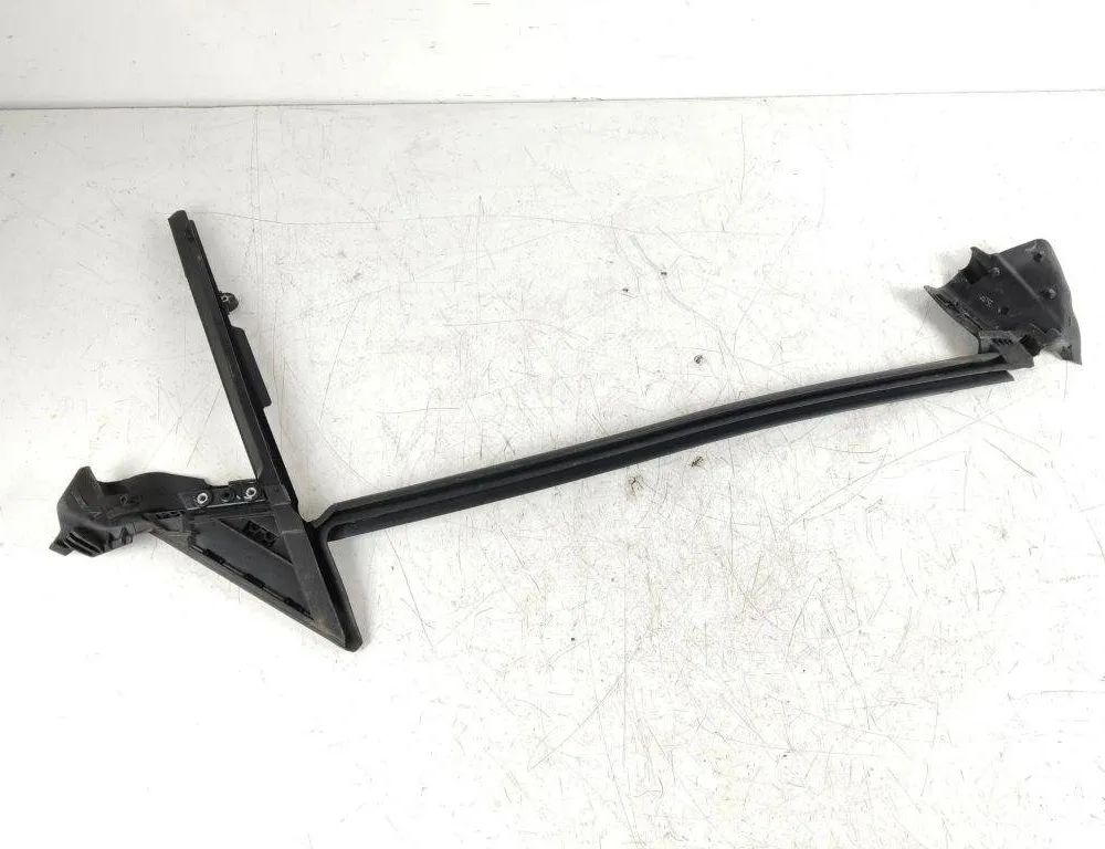 PORSCHE Taycan 1 generation (2019-2023) Резиновая прокладка передней правой двери 9J1837434 31933164