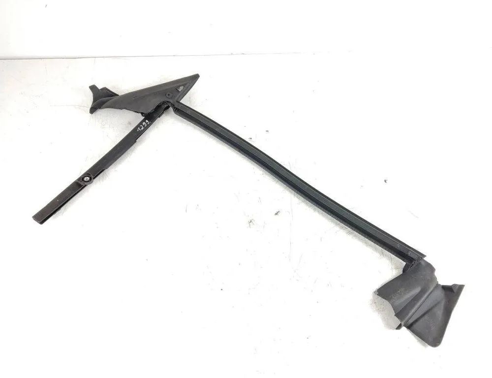 PORSCHE Taycan 1 generation (2019-2023) Резиновая прокладка передней правой двери 9J1837434 31933164