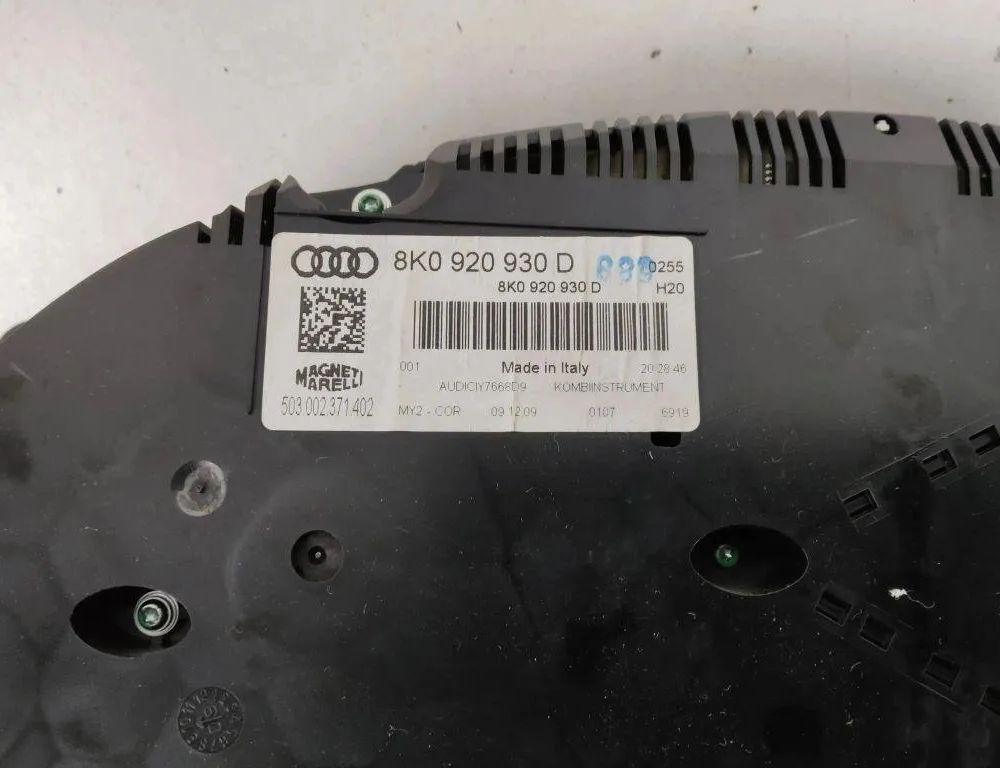 AUDI A4 B8/8K (2011-2016) Instrumentu panelis/spidometrs 8K0920930D 31936087