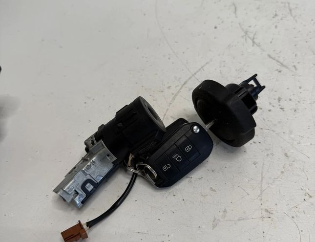PEUGEOT 308 T9 (2013-2021) Ignition Lock 9673257480 28570948