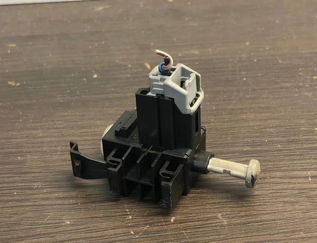 VOLVO XC60 1 generation (2008-2017) Датчик тормозной педали U3NFA 28574828