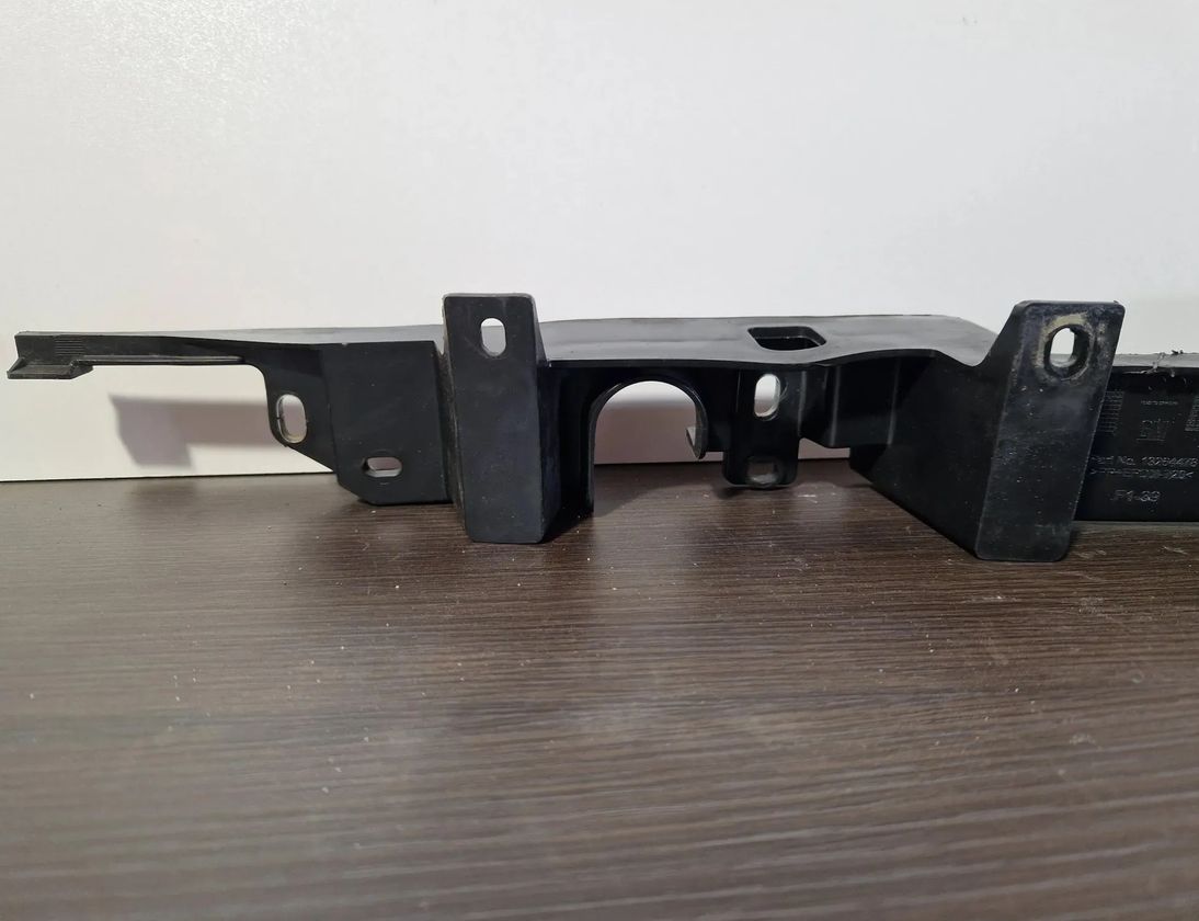 OPEL Astra J (2009-2020) Рама радиатора 13264478 28581372