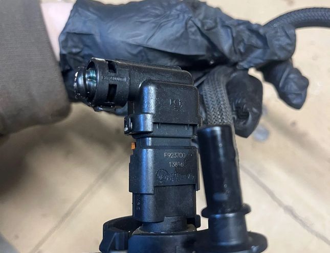 PEUGEOT 308 T9 (2013-2021) Соленоидный клапан F923700 28582637