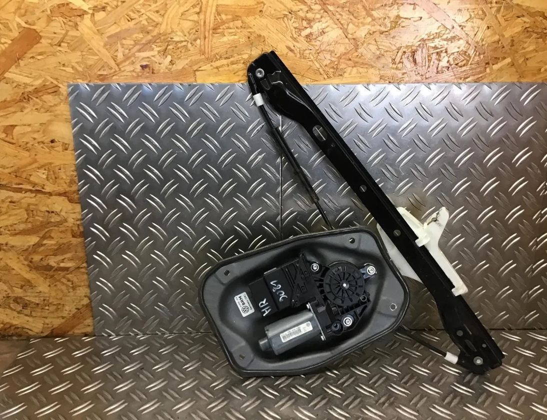 VOLKSWAGEN Golf Plus 1 generation (2004-2009) Aizmugurējo labo durvju logu pacēlājs 5M0839402B,5M0839462 21169619