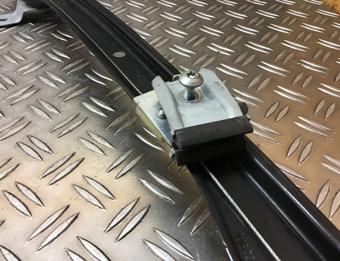 VOLKSWAGEN Golf 5 generation (2003-2009) Priekšējo labo durvju logu pacēlājs 1K5837462B,1K0959792L,1K5837402AH 21169727