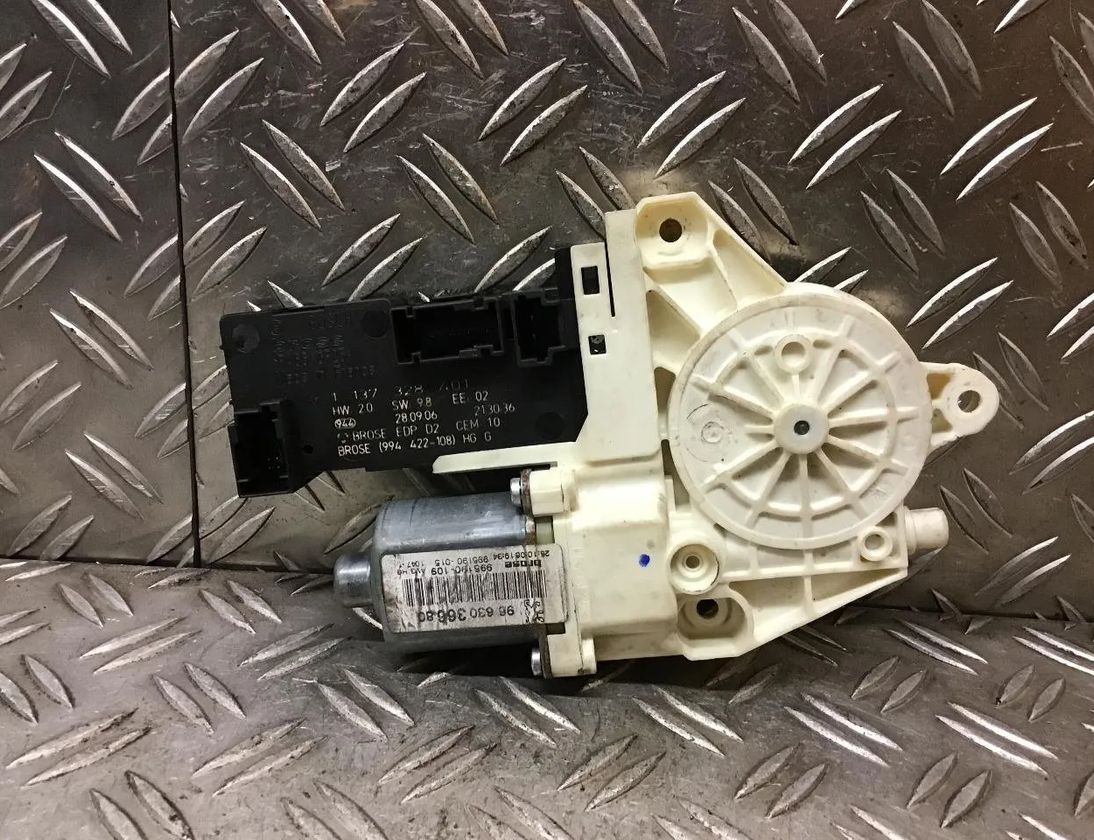 PEUGEOT 407 1 generation (2004-2010) Маторчик стеклоподъемника передней левой двери 9663036680,1137328401 22982877