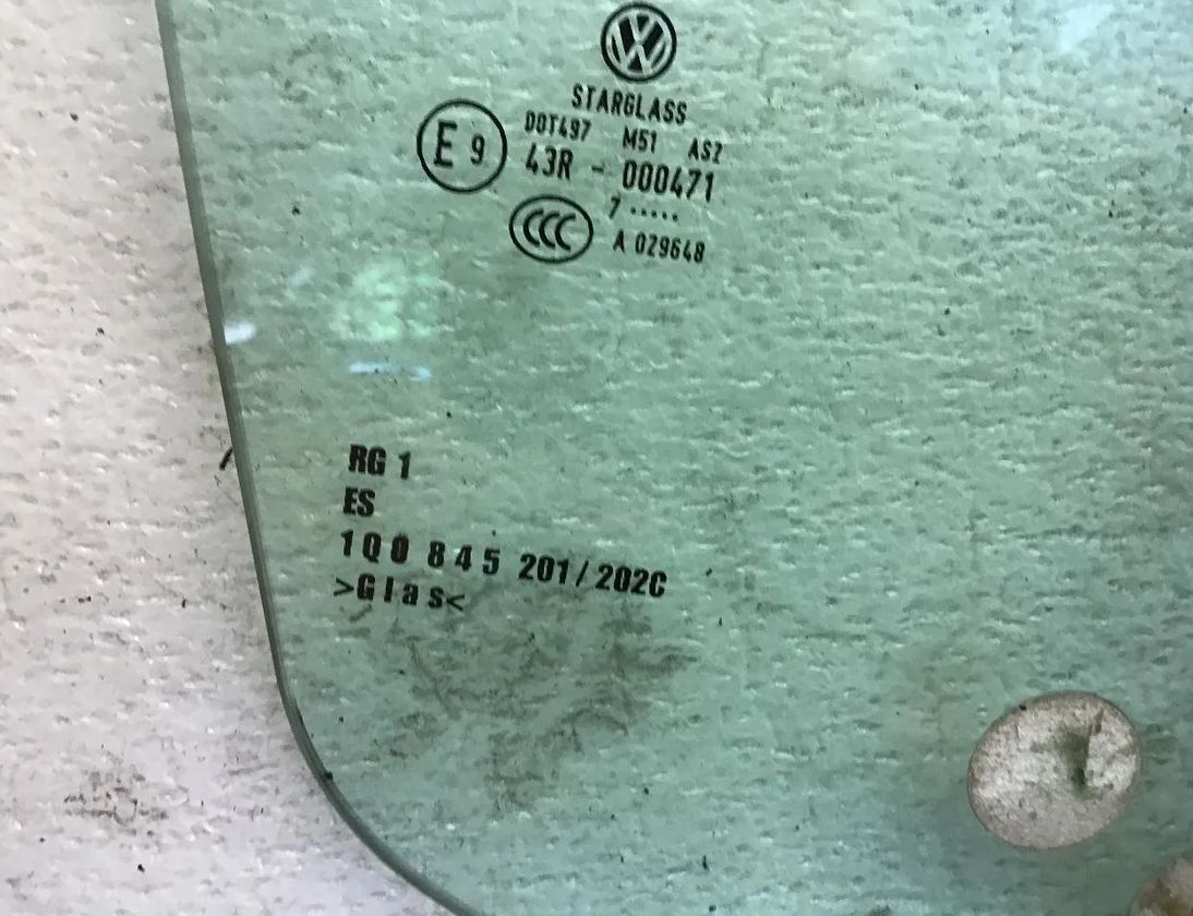 VOLKSWAGEN Eos 1 generation (2006-2020) Labās puses bīdāmo durvju stikls 1Q0845201,1Q0845202C 31790045