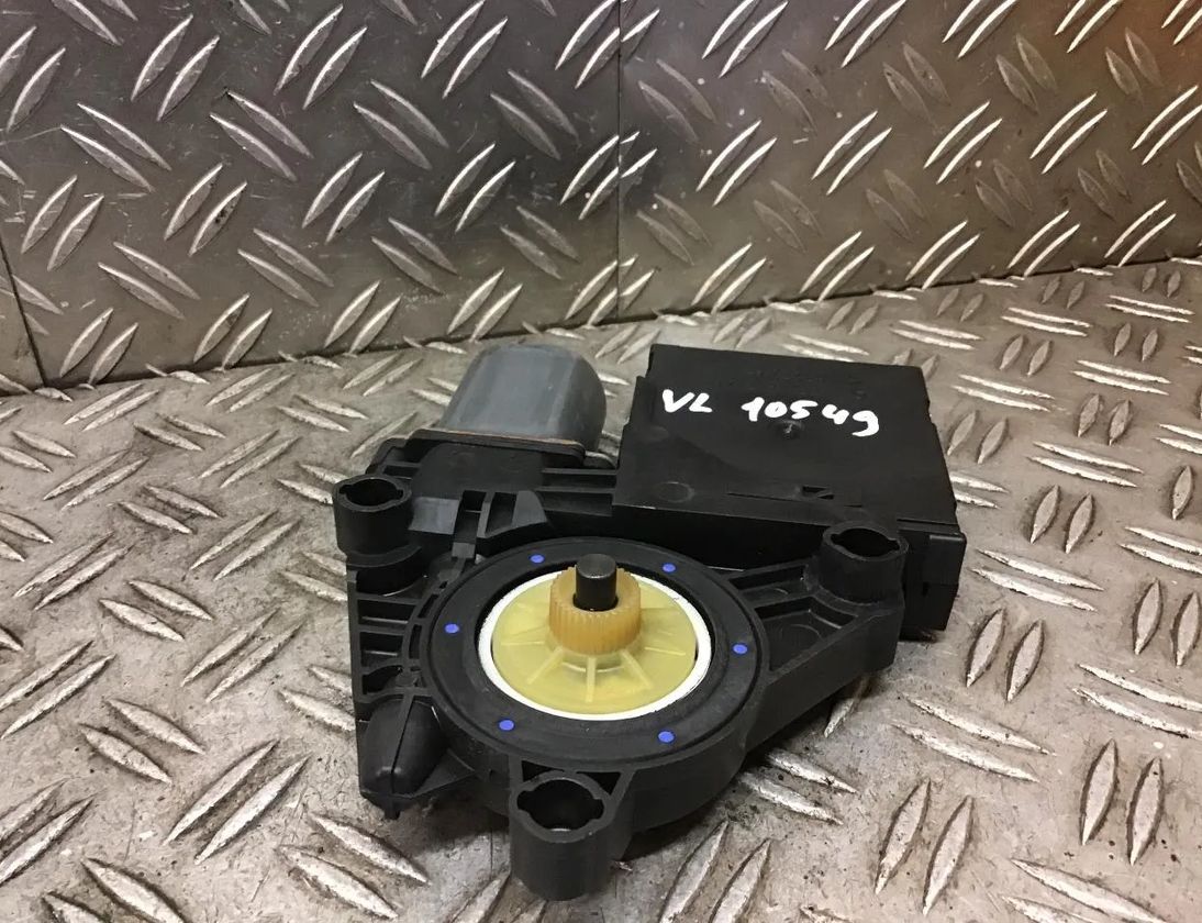 VOLKSWAGEN Golf 6 generation (2008-2015) Priekšējo kreiso durvju logu pacēlāja motorīts 5K0959701B,5K0959793 32996002