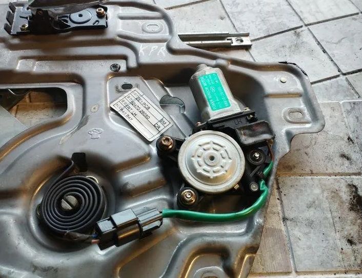 HYUNDAI Santa Fe TM (2018-2024) Front Left Door Window Regulator 8247026050 21033722