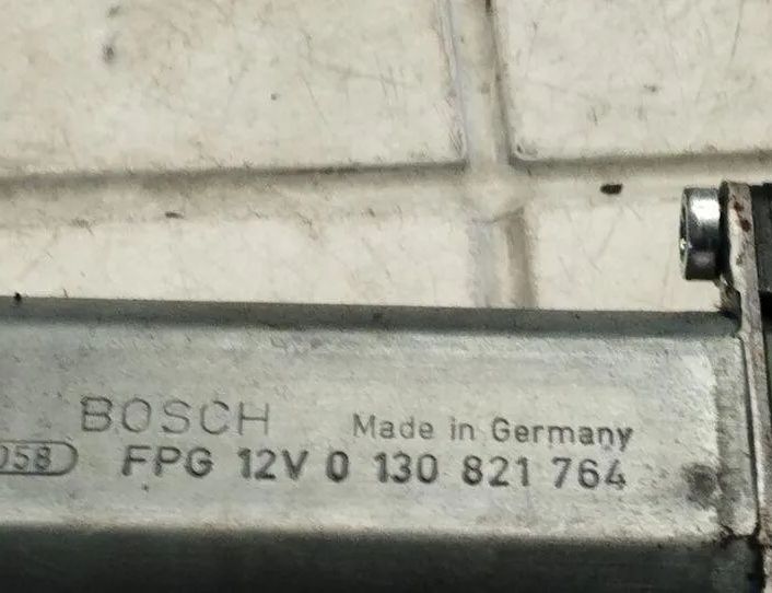 VOLKSWAGEN Touareg 1 generation (2002-2010) Front Right Door Window Control Motor 0130821764,05074381,7L0959794A 21034043