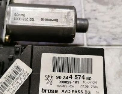 PEUGEOT 307 1 generation (2001-2008) Маторчик стеклоподъемника передней правой двери 9634457480,990829101 21034073