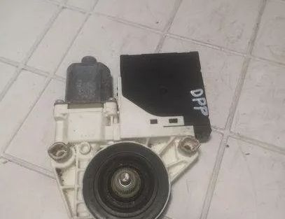 VOLKSWAGEN Golf Plus 1 generation (2004-2009) Priekšējo labo durvju logu pacelšanas motorīts 1K0959793G,5M2837402B,1K0959701K 21034086