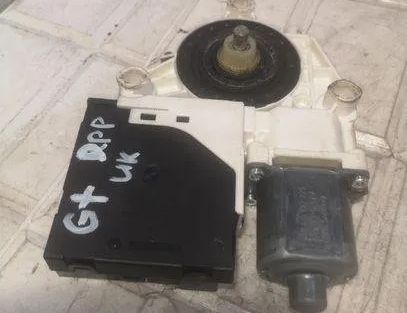 VOLKSWAGEN Golf Plus 1 generation (2004-2009) Priekšējo labo durvju logu pacelšanas motorīts 1K0959793G,5M2837402B,0130822229 21034099