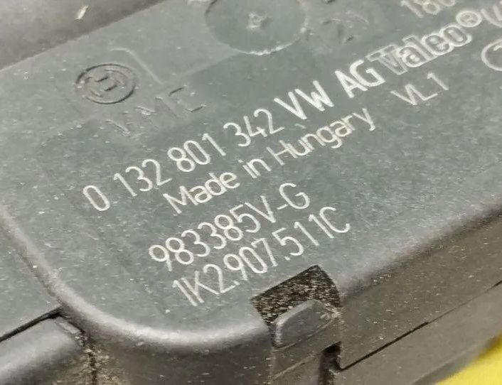 VOLKSWAGEN Tiguan 1 generation (2007-2017) Клапаны управления внутренним подогревом 1K2907511C,0132801342 21035898