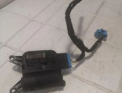 VOLKSWAGEN Golf Plus 1 generation (2004-2009) Клапаны управления внутренним подогревом 1K0907511D,0132801337,983381FE 21036028