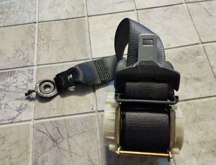 FIAT Croma 154 (1985-1996) Rear Left Seatbelt 33048191,33053982A,33035173 21040729