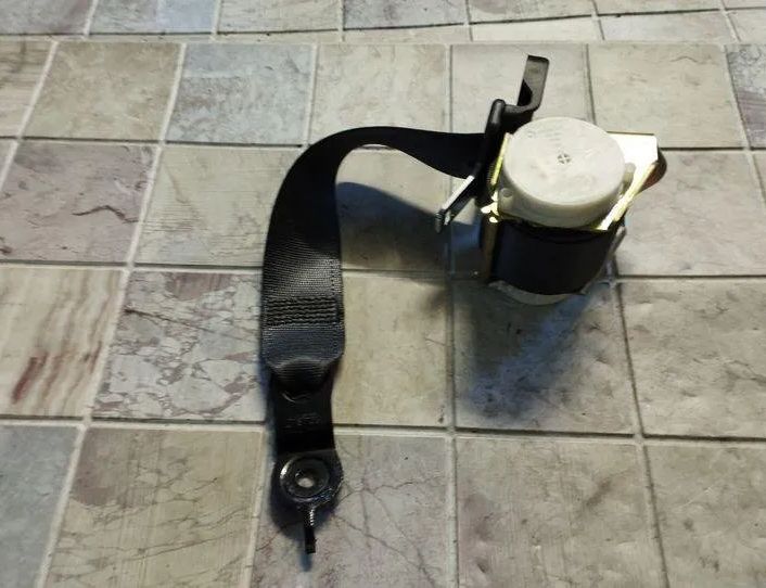 FIAT Croma 154 (1985-1996) Rear Left Seatbelt 33048191,33053982A,33035173 21040729