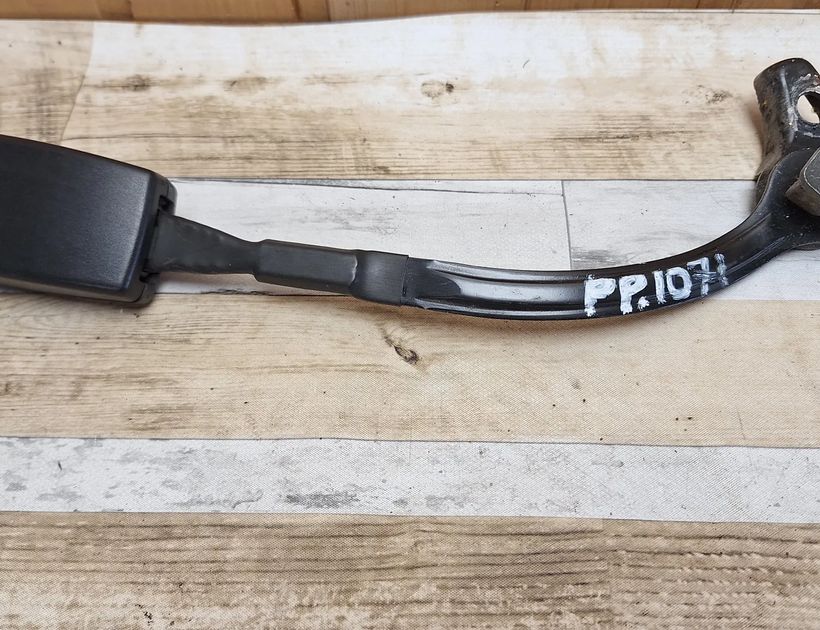 SKODA Superb 1 generation (2001-2008) Пряжка ремня безопасности переднего левого сиденья 3B0858471J 29500741