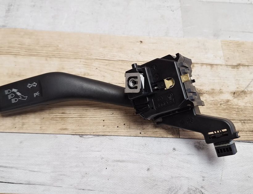 VOLKSWAGEN Jetta 3 generation (1992-1998) поворота переключение  1K0953513E 30189930