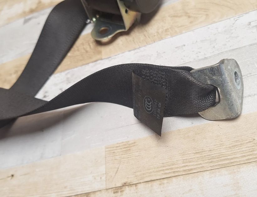 OPEL Zafira B (2005-2010) Rear Right Seatbelt 13242320 31618812