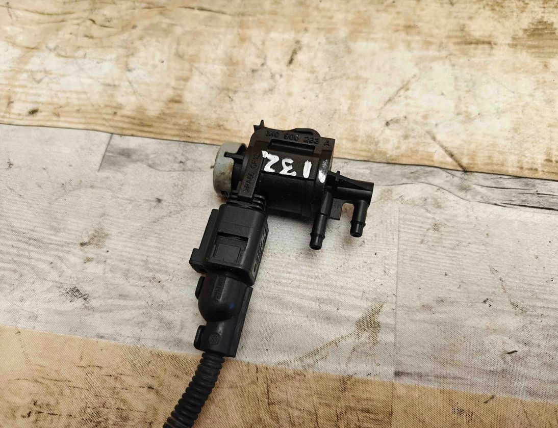 FORD Galaxy 1 generation (1995-2006) Solenoid Valve 1K0906283A 32442815