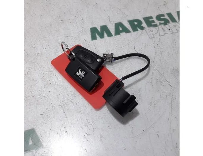 PEUGEOT 3008 4 generation (2012-2020) Блок управления двигателем 9663193780,0261201505,1944K1,9666326080,1039S31876,6570A0,1943SN,6580VV 26874831