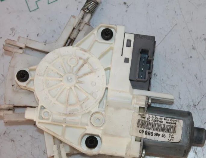 PEUGEOT 407 1 generation (2004-2010) Aizmugurējo kreiso durvju logu pacēlājs 9646595680,922385,1619992580 27384320