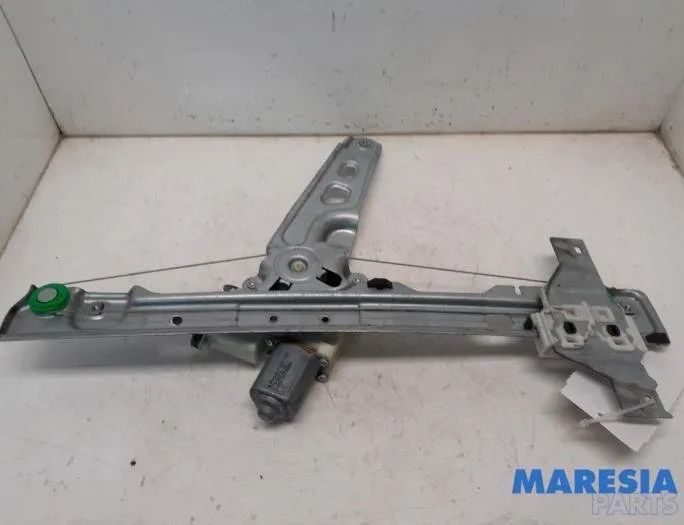 PEUGEOT 5008 1 generation (2009-2016) Priekšējo labo durvju logu pacēlājs 9682808880,9222FF 27400787