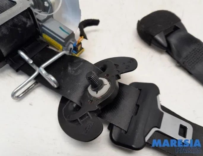 PEUGEOT 5008 1 generation (2009-2016) Ремень безопасности передний правый 9682036580,34040957,8975HN,34068389F 27489184