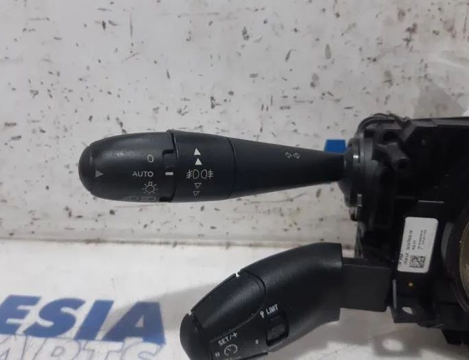 PEUGEOT 5008 1 generation (2009-2016) Pagrieziena rādītāja mehānisms 96667319XT,624399,96773912ZD,1002280416 27650752