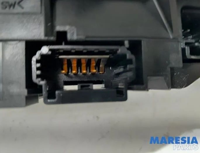 PEUGEOT 3008 1 generation (2010-2016) Подрулевой переключатель 624399,96773912ZD,96667319 27755168