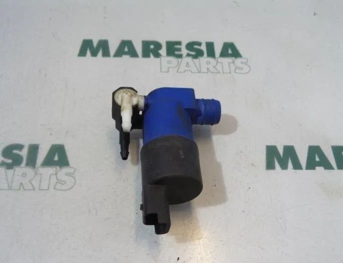 RENAULT Clio 3 generation (2005-2012) Vējstikla apskalošanas sprausla 7700428386,7700428385 27763880