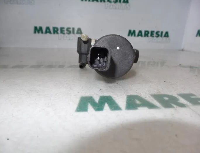 RENAULT Laguna 2 generation (2001-2007) Vējstikla apskalošanas sprausla 8200194414,8200030639 27764095