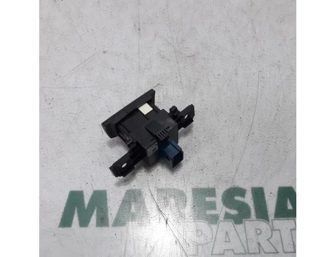 PEUGEOT 508 1 generation (2010-2020) Stāvbremzes poga 96772967ZD 27825000